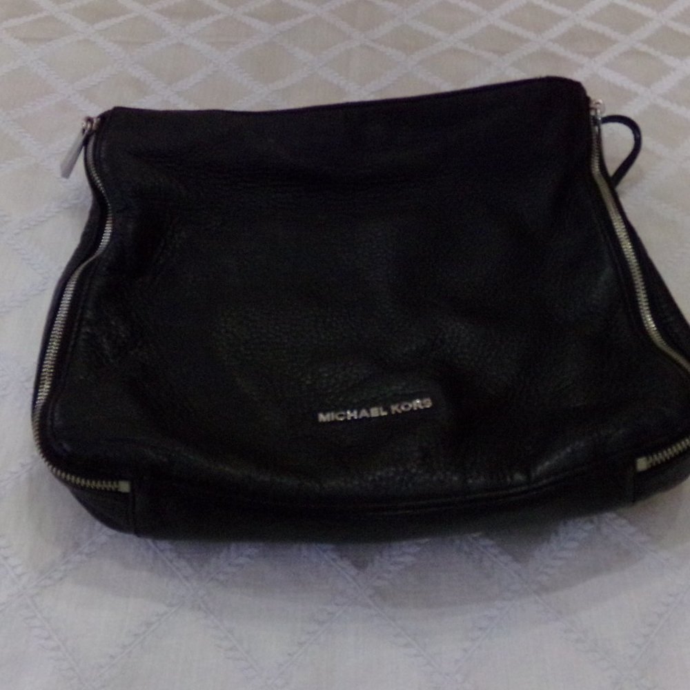 MICHAEL KORS PURSE - Picture 9 of 11